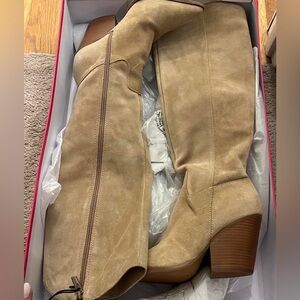 Brand new never work Vince Camuto Oyennda knee high boots size US 7
